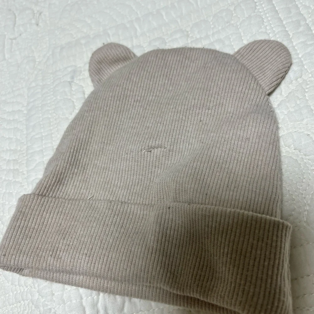 - ZARA BABY HAT Size1-6M